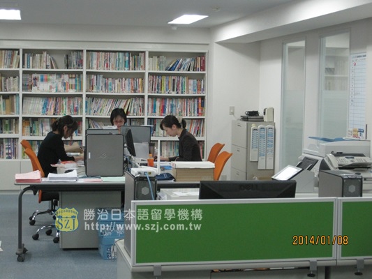 6.職員室2.jpg