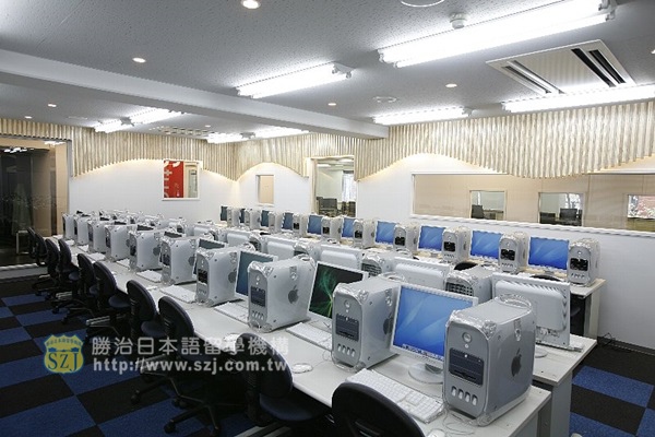 34.ECC COMPUTER專門學校--Mac實習室內部.jpg