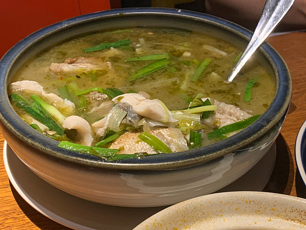 新竹巨城開飯川食堂_回甘酸菜魚