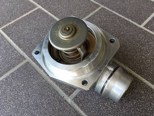 08 組合完成的機械式節溫器.jpg 08 組合完成的機械式節溫器.jpg