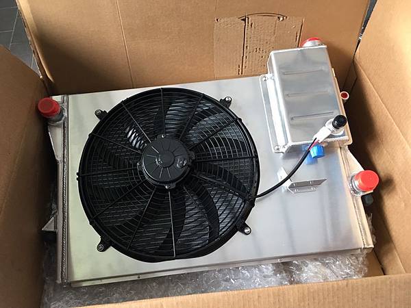 10 全鋁水箱含電子風扇.jpg 10 全鋁水箱含電子風扇.jpg