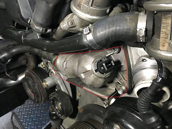 04 E38 節溫器外殼.JPG 04 E38 節溫器外殼.JPG