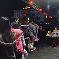 20120126橘子旅行團遊宜蘭_羅東夜市之一 (6)雅慧心目中第一名的義豐蔥油派.JPG