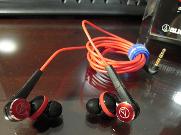 ATH-CKS90LTD-03.JPG