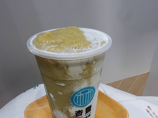 杏豐/双木林綠豆沙牛奶│招牌綠豆沙牛奶口感細緻濃郁，加上芋泥