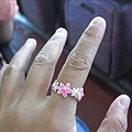 Disney買的小花戒指