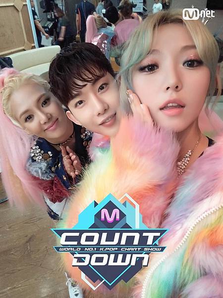 160825 MnetMcountdown - Twitter更新Hyoyeon