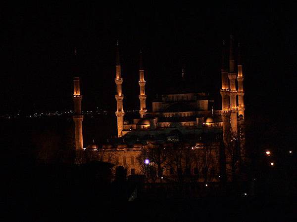 夜晚的藍色清真寺