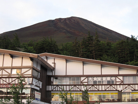 光禿禿的富士山