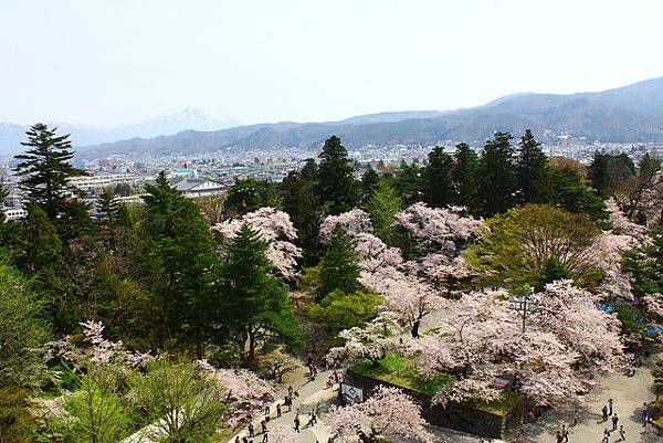 登上鶴ヶ城