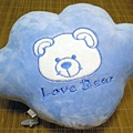 (特大!)Love熊掌抱枕/午睡枕,男生的手也可放入喲,超值價150!(已售出)