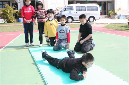 20100410卓環國小闖關遊戲跑出健康