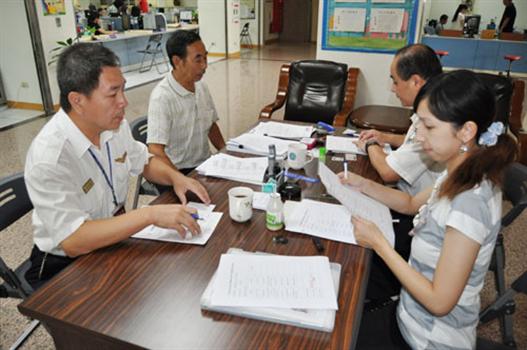 20100910-移民署行動下鄉服務廣受好評