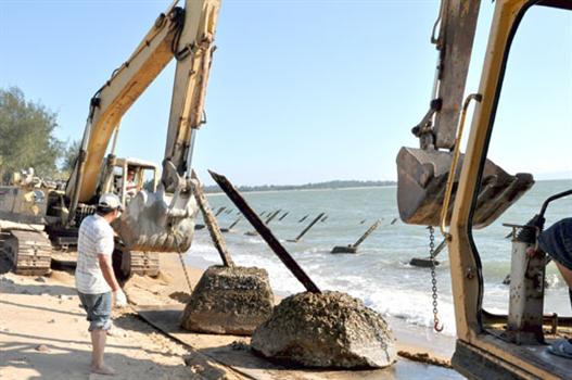 20100803-泳渡金廈海域將登場雙口海灘軌條砦移除