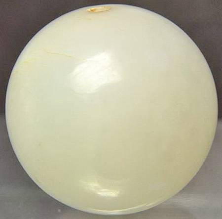 0001-02 和闐水料優質白玉珠 約 2.74 x 2.83 cm