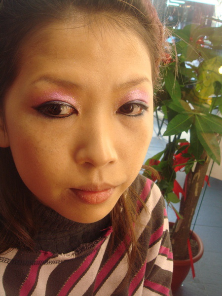 眼神又更不同啦~