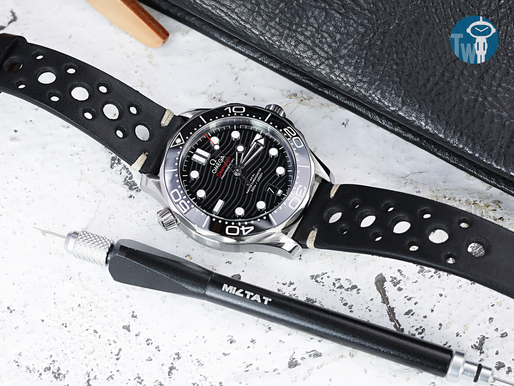 strapcode-watch-bands-W_20P16PBU63C1A111_Omega-Seamaster-300m-21030.jpg strapcode-watch-bands-W_20P16PBU63C1A111_Omega-Seamaster-300m-21030.jpg