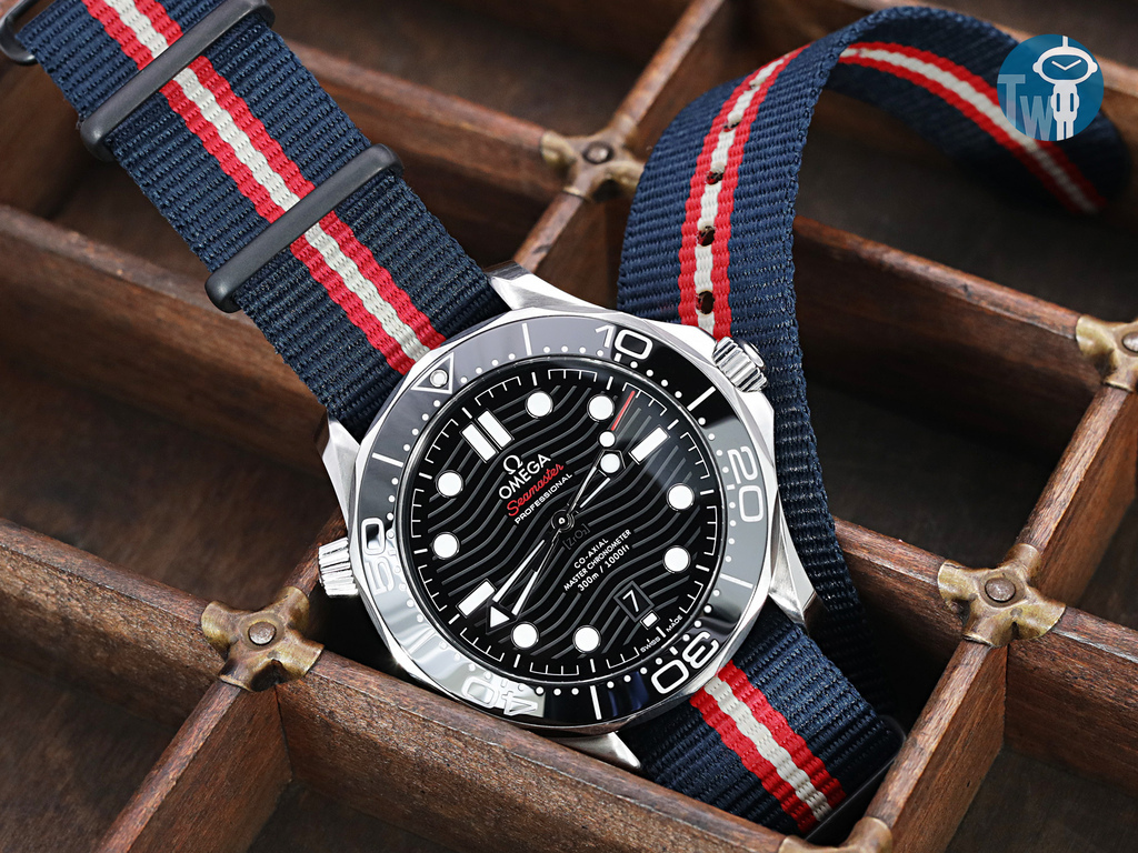 strapcode-watch-bands-W_20A20DZZ00N2P20_Omega-Seamaster-300m-21030.jpg strapcode-watch-bands-W_20A20DZZ00N2P20_Omega-Seamaster-300m-21030.jpg