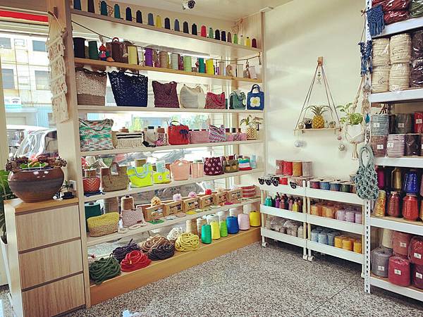 台孟牌 SP 縫紉線 20/4、20/3、30/3 多色 台 台孟牌 SP 縫紉線 20/4、20/3、30/3 多色 台