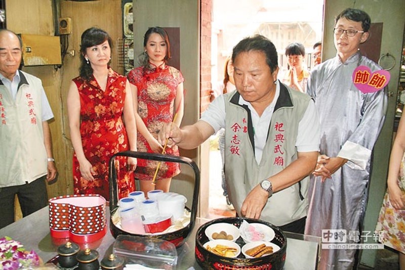 看上台南四大月老姻緣蜜粉,知名網購站尋求合作。 看上台南四大月老姻緣蜜粉,知名網購站尋求合作。