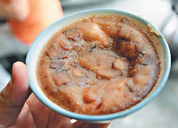 富盛號百年碗粿。