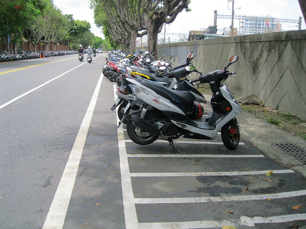 台南後火車站路邊機車停車15 7 1開始收費