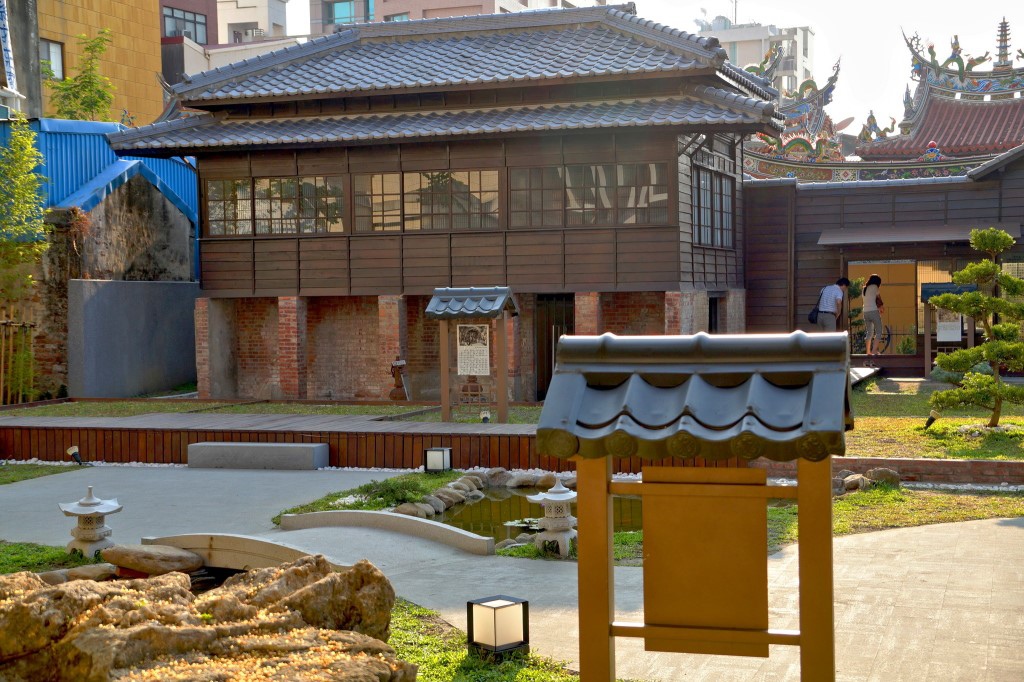 10-14-3.jpg 10-14-3.jpg