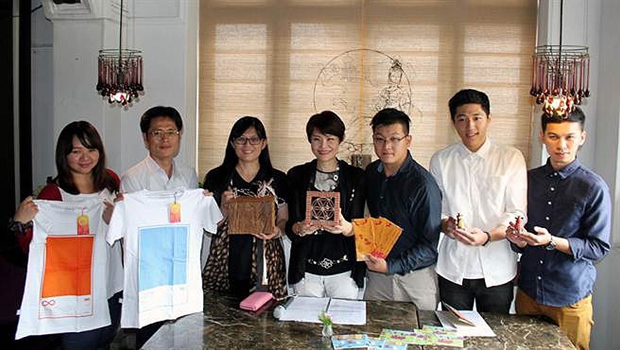 10-28-2.jpg 10-28-2.jpg