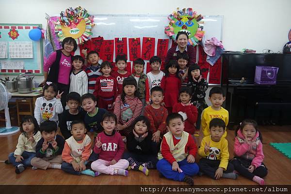 01.26大熊雄叔叔寫春聯 (25).JPG