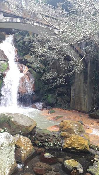 (112北投區)草山水道 藍寶石泉 大屯瀑布 日治水管橋