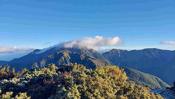 南三段 笑中帶淚的野蠻遊戲10日行~錦毛鼠 百岳行