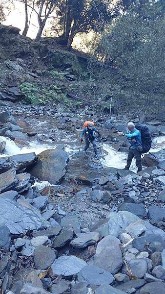 南三段 笑中帶淚的野蠻遊戲10日行~錦毛鼠 百岳行