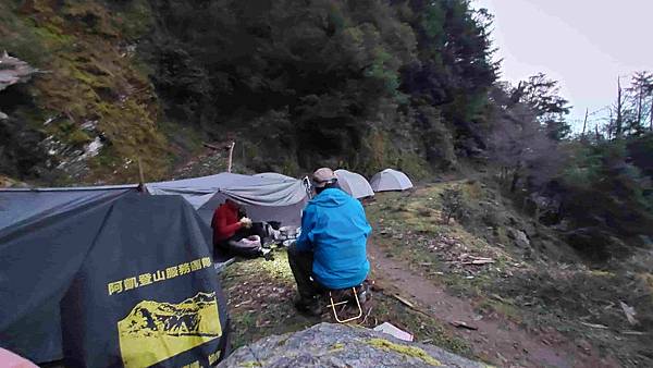南三段 笑中帶淚的野蠻遊戲10日行~錦毛鼠 百岳行