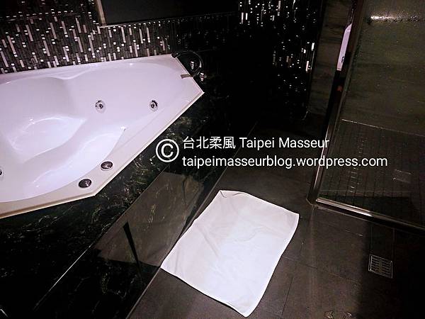 台北市首選 大安區 昇美精旅 昇美精品旅店 Hotel Bchic 台北柔風 Taipei Masseur 男油壓師 男按摩師 油壓 按摩 體療 譚崔按摩 仕女按摩 私密按摩 Oil Massage Tantra Yoni Sensual Massage SPA 42.jpg