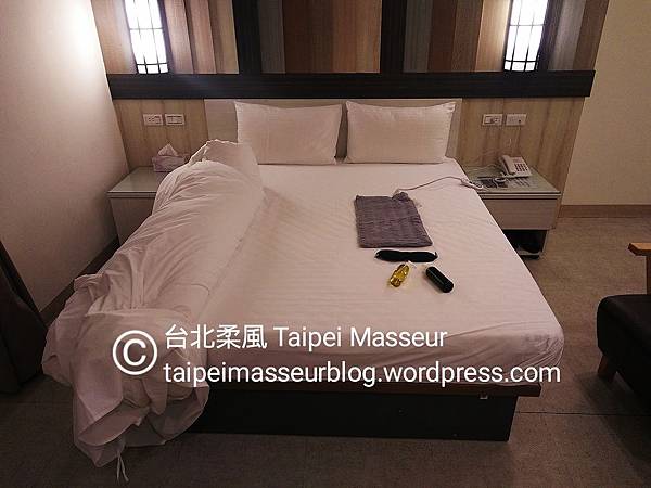 板橋 正點商務旅店 ChengDian Hotel 台北柔風 Taipei Masseur 油壓SPA按摩工作室 Oil Massage and Tantra Yoni Sensual Massage Workshop 女仕及夫妻情侶專屬 譚崔按摩 情慾按摩 14.jpg