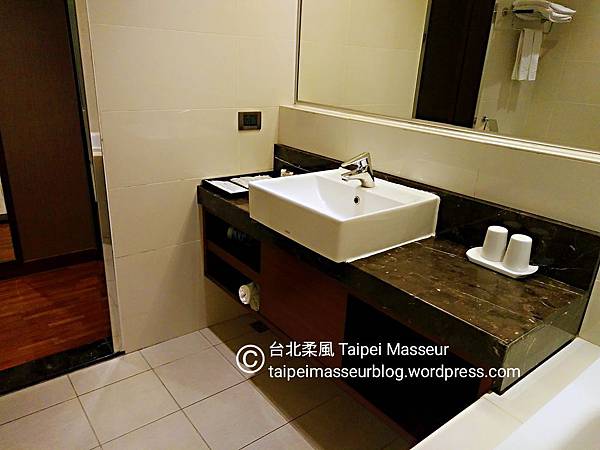 力麗哲園商旅 台北館 Lealea Garden Hotel Taipei 台北柔風 Taipei Masseur 男油壓師 男按摩師 油壓 按摩 體療 譚崔按摩 仕女按摩 私密按摩 Oil Massage Tantra Yoni Sensual Massage SPA 15.jpg