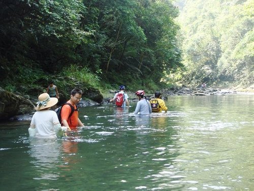 涉水過溪