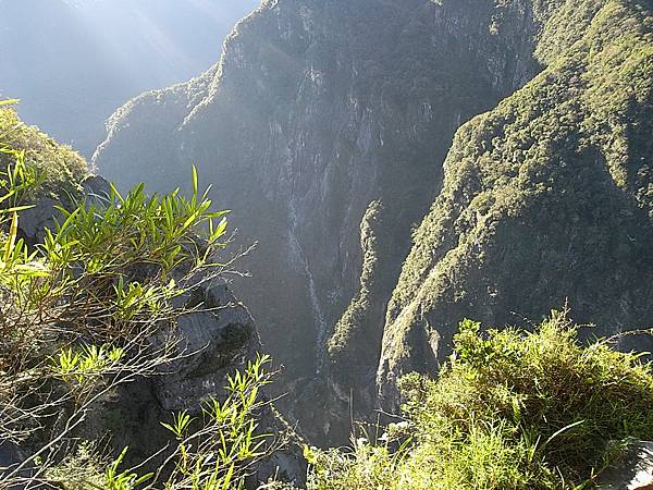 .山峰