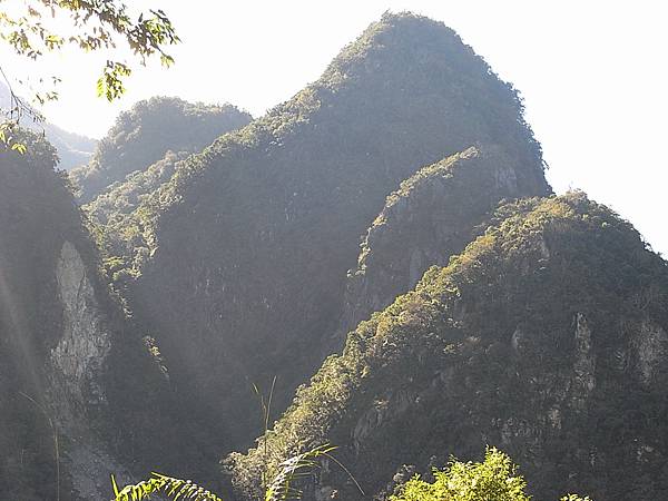 .山峰....美ㄚ