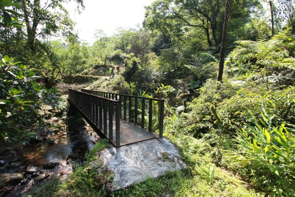 鐵橋山景