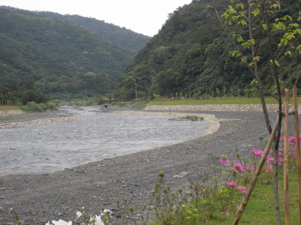 遊山玩水