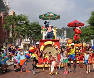 Parade_300x250_20K.jpg