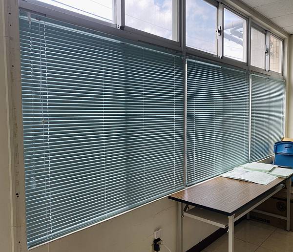 清風序曲系列鋁百葉窗｜以光為筆，描繪理性與秩序