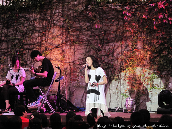 【在我家唱歌】高雄場，來到了Penny家的露天陽台--the Wall