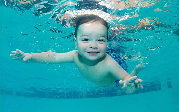 cute-baby-swimming.jpg