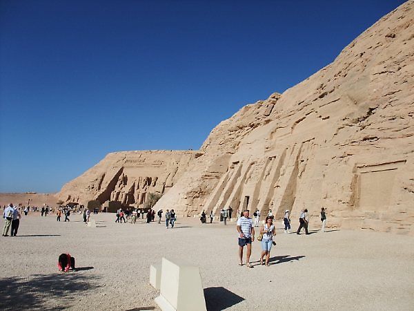 abu simbel 1.jpg