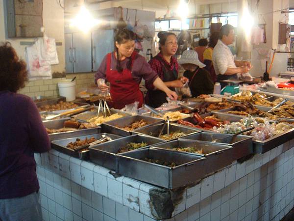 20110408高雄市左營區果貿社區市場~熟食區