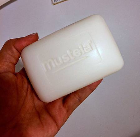 mustela - a4