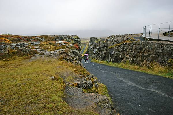 這個地方就是歐洲大陸和美洲大陸板塊開始分裂的地方