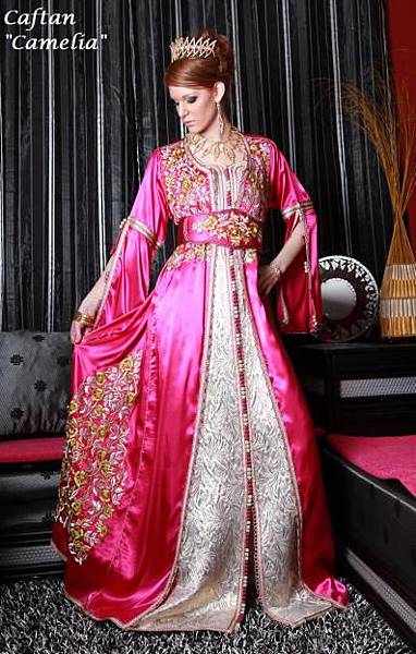 1268694922_80867097_7-LOCATION-DE-TAKCHITAS-HAUTE-COUTURE-LOCATION-DE-CAFTANS-HAUTE-COUTURE-France-1268694922